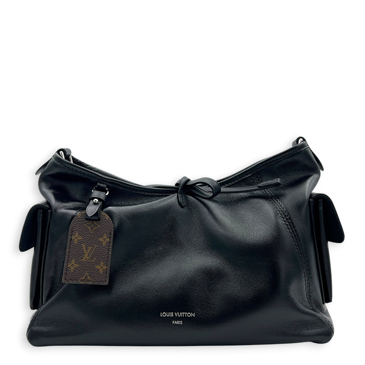 Carryall Vibe Black Shoulder Bag in Calfskin, Silver hardware