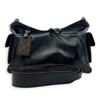 Carryall Vibe Black Shoulder Bag in Calfskin, Silver hardware