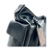Carryall Vibe Black Shoulder Bag in Calfskin, Silver hardware