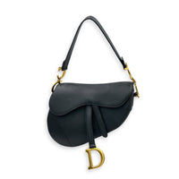 Saddle Medium Black Shoulder Bag in Calfskin, Gold hardware