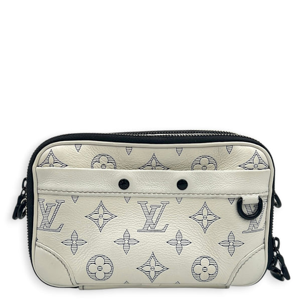 Alpha Wearable Wallet Shoulder Bag White in Monogram Empreinte Leather, Silver hardware