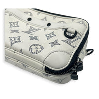 Alpha Wearable Wallet Shoulder Bag White in Monogram Empreinte Leather, Silver hardware