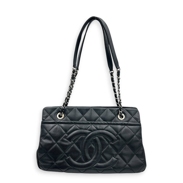 Timeless CC Black Shoulder Bag in Caviar Leather, Silver hardware
