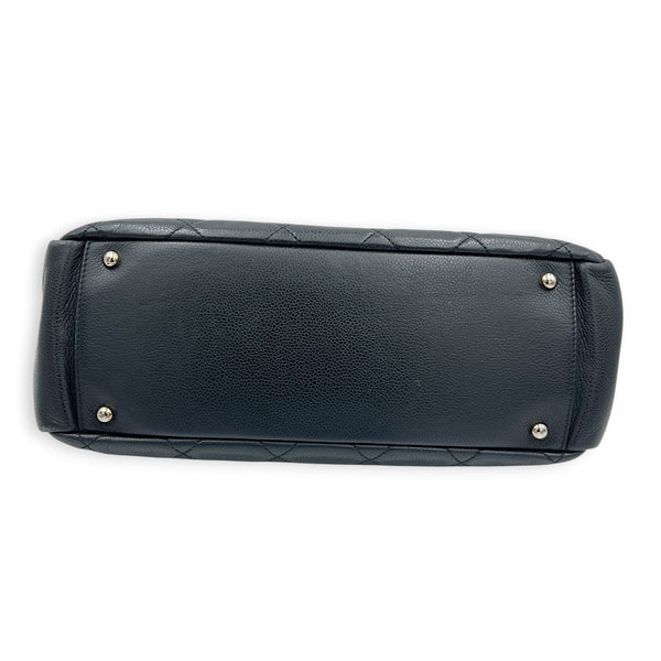 Timeless CC Black Shoulder Bag in Caviar Leather, Silver hardware