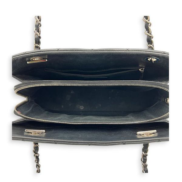 Timeless CC Black Shoulder Bag in Caviar Leather, Silver hardware