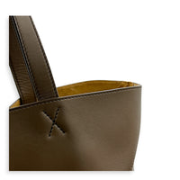 Puzzle Fold Tote Bag Medium Green in Calfskin, Gold hardware