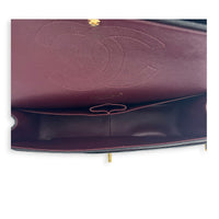 Classic Double Flap Shoulder Bag Jumbo Black in Caviar Leather, Gold hardware