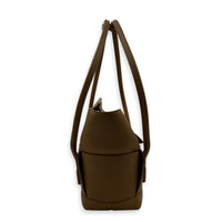 Arco Shoulder Bag Brown in Calfskin, Gold hardware