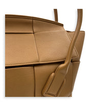 Arco Shoulder Bag Brown in Calfskin, Gold hardware