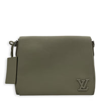 Takeoff Messenger Grey Crossbody Bag in Calfskin, Palladium hardware