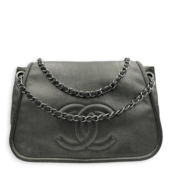 Timeless CC Grey Shoulder Bag in Caviar Leather, Silver hardware