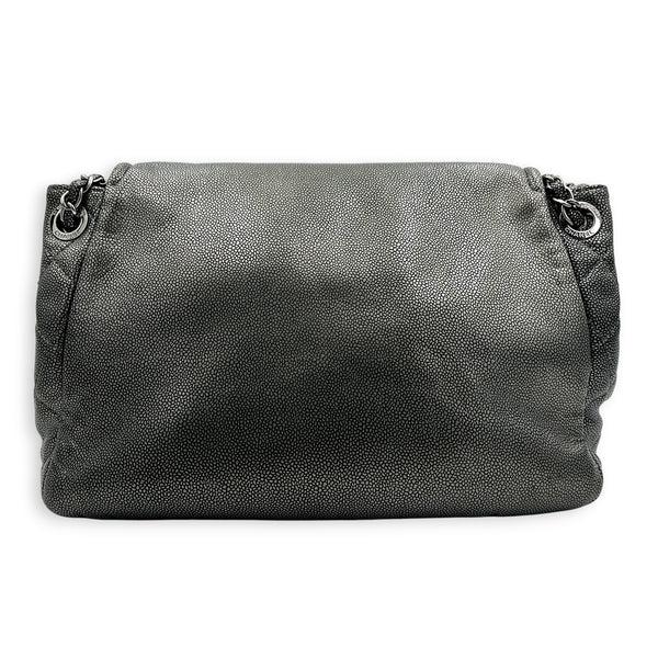 Timeless CC Grey Shoulder Bag in Caviar Leather, Silver hardware