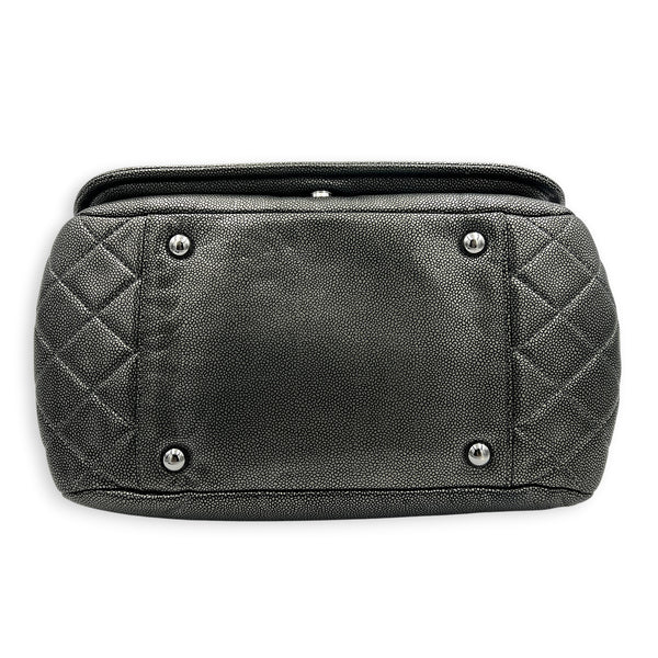 Timeless CC Grey Shoulder Bag in Caviar Leather, Silver hardware