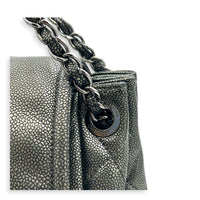 Timeless CC Grey Shoulder Bag in Caviar Leather, Silver hardware